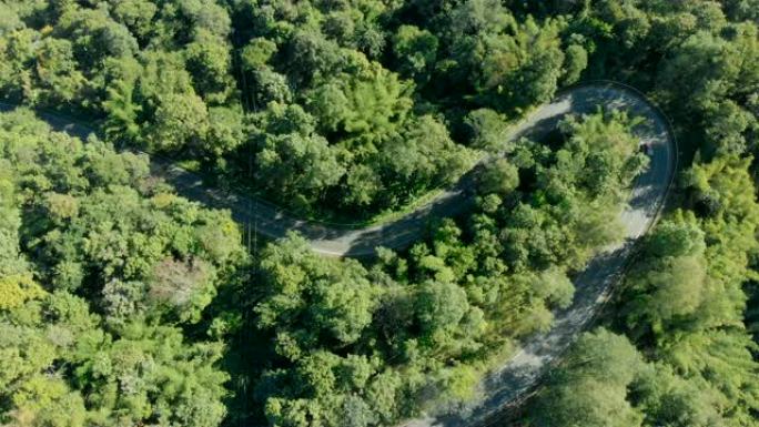 山上的4k空中射击蜿蜒道路。