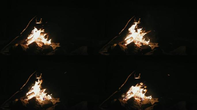 篝火旁煮咖啡火堆野外求生野外生活