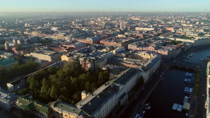从涅夫斯基前景看莫伊卡河。圣彼得堡。俄罗斯