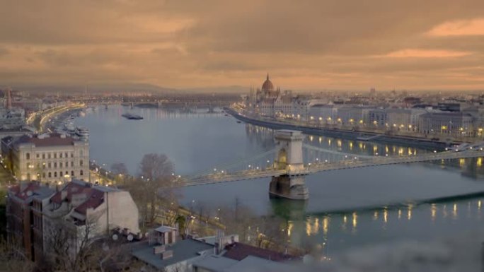 匈牙利布达佩斯黎明时分的WS城市景观和多瑙河