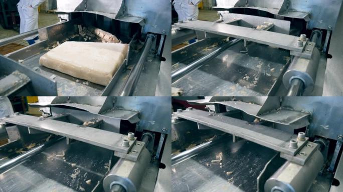 机器正在处理鱼肉块