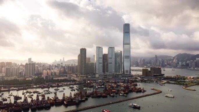 城市天际线和香港摩天大楼的超级坍塌