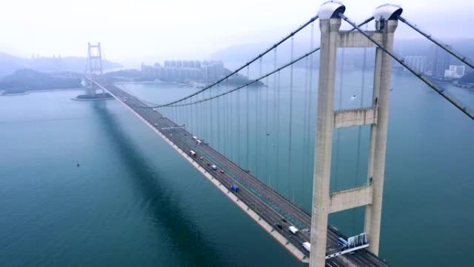 香港雾天的青马大桥