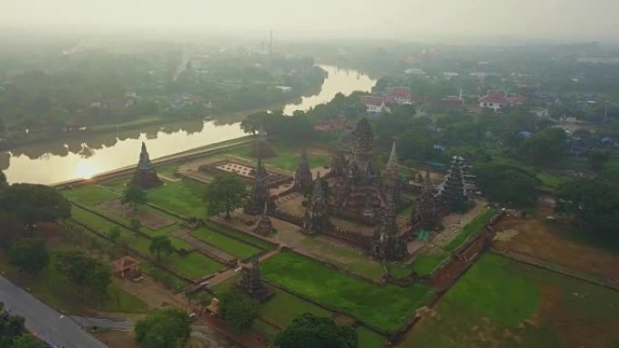 Chat Chaiwatthanaram的航拍镜头是泰国大城府历史公园市的一座佛教寺庙，位于岛外的湄