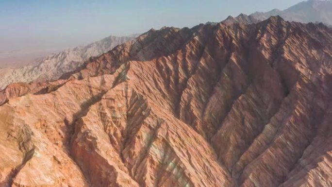 新疆鸟瞰图荒漠戈壁航拍丹霞地貌火焰山