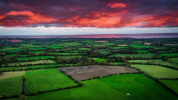 空中: 爱尔兰的乡村错落有致