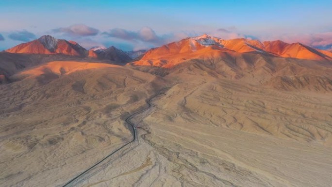 新疆鸟瞰图金山美景