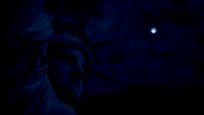 夜晚的自由女神像