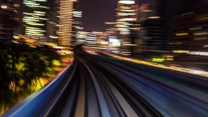 火车通往城市夜晚列车第一视角