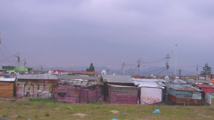金属营房，非洲废弃的建筑