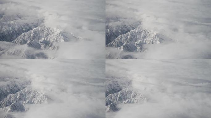 崎Snow的积雪覆盖的山脉