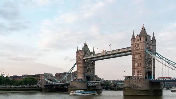 延时: 英国伦敦的塔桥英国日落之夜
