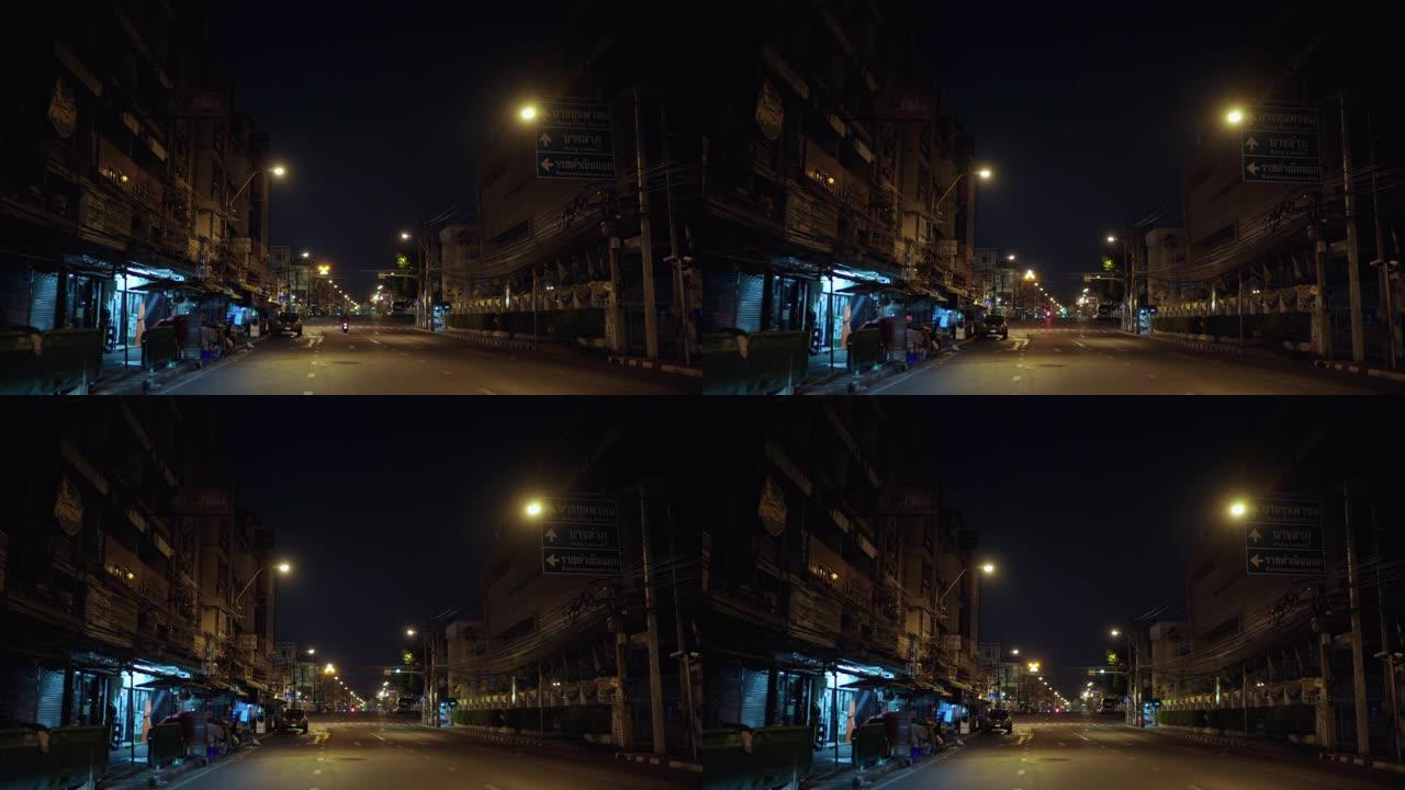城市街道在晚上空在曼谷泰国