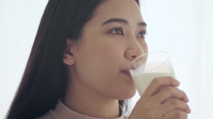 孕妇吃健康食品喝牛奶