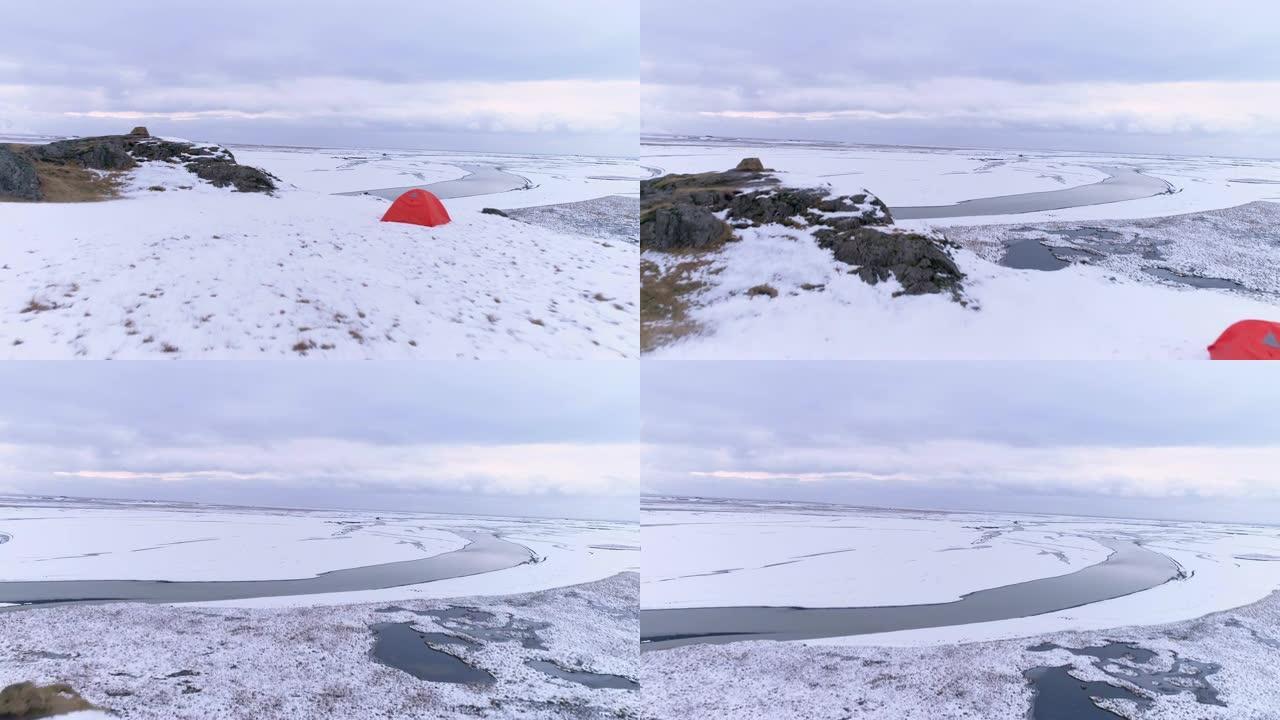 冰岛白雪覆盖的山顶上的WS风景帐篷