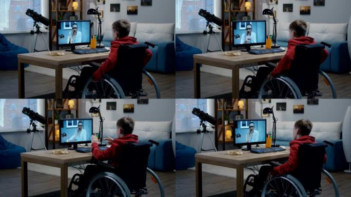 残疾男孩与医生视频聊天
