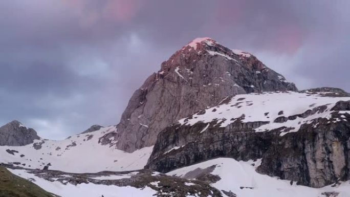 MS HYPER LAPSE lapse风景秀丽，白雪皑皑的山顶