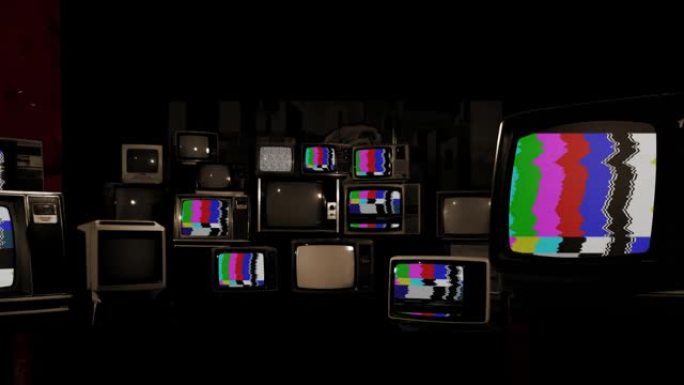 许多不同的复古电视打开彩条。