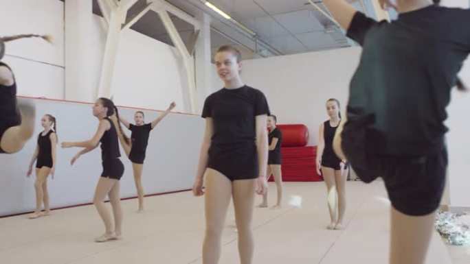 青少年啦啦队练习舞蹈培训芭蕾舞老师舞蹈学