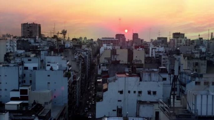 阿根廷布宜诺斯艾利斯的日落。