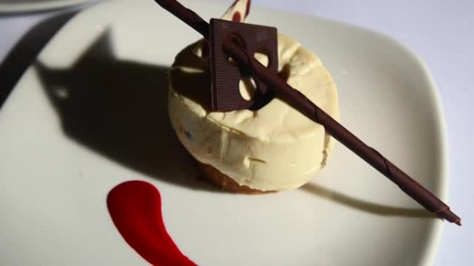 美味的芝士蛋糕巧克力装饰产品展示烘焙食品