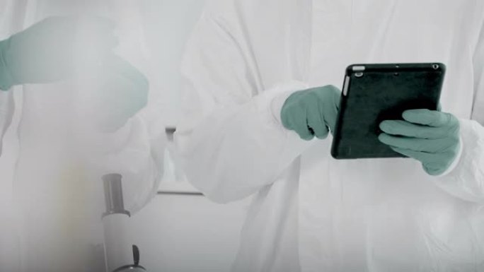 创新生命基因工程显微镜平板电脑查看
