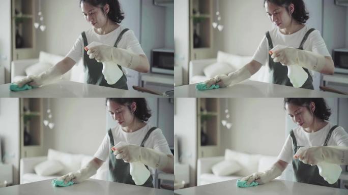 家里的女性清洁台居家生活到扫卫生大扫除