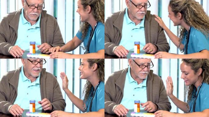 西班牙裔护士向高级男子解释药物治疗