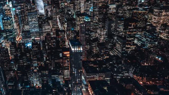 曼哈顿夜间摩天大楼的T/L鸟瞰图/纽约