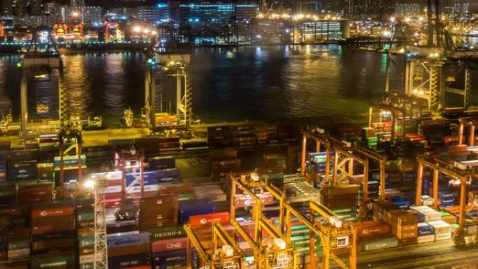 延时: 空中观景货船夜间在香港青衣港装卸