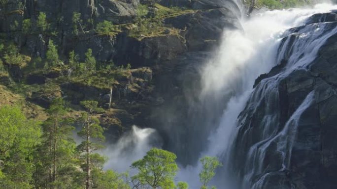 挪威景观有瀑布、河流和山脉。哈丹格尔维达国家公园。4K, UHD