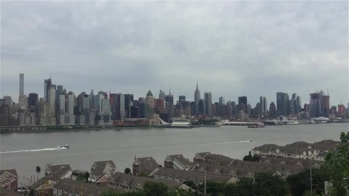 摩天大楼剪影，美国纽约市。