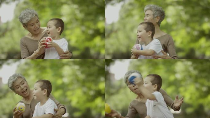 微笑的几代人天伦之乐带孙子老幼幸福时刻