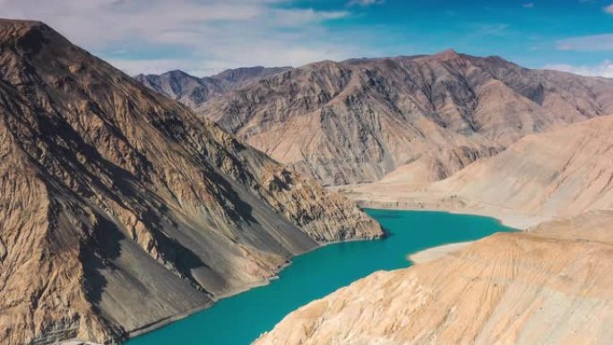 新疆鸟瞰图山谷峡谷山区山地荒芜荒凉