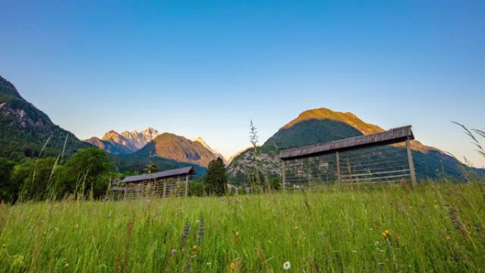 克拉尼斯卡戈拉 (Kranjska Gora) 干草架以外的田园风光