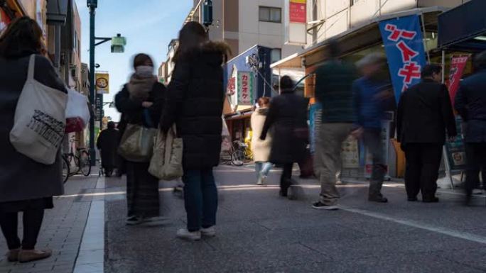 延时: 在日本东京品川的Togoshi-giza购物街拥挤的行人游客