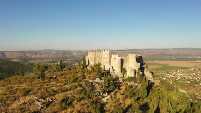 波斯尼亚和黑塞哥维那Pocitelj的空中旧废墟