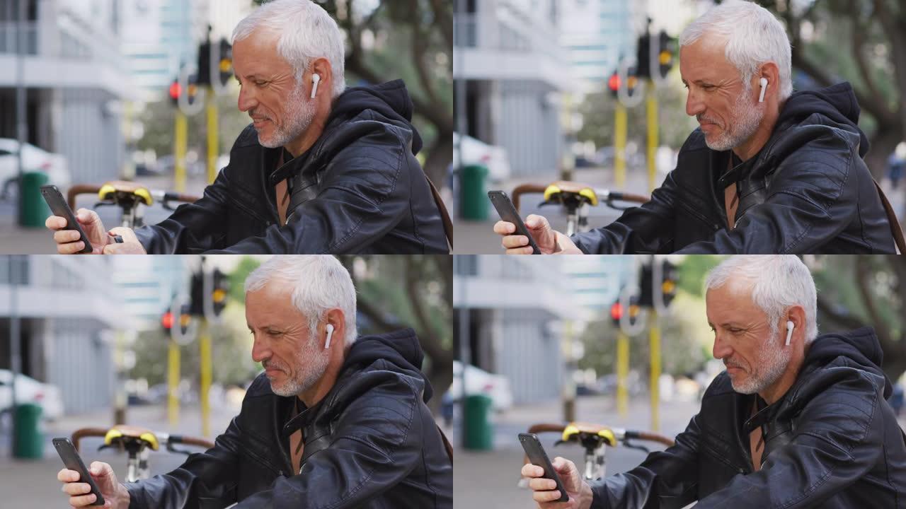 高加索人使用智能手机在城市街道上来回移动