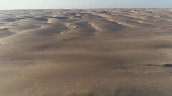 纳米比亚骷髅海岸纳米布沙漠美丽图案沙丘的4k鸟瞰图