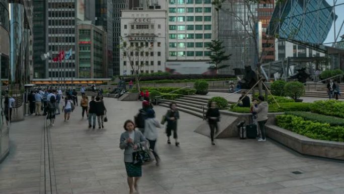 延时: 商人拥挤在香港中部市区散步
