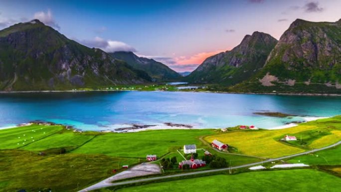 空中: 斯堪的纳维亚半岛挪威罗弗敦群岛的田园诗般的峡湾