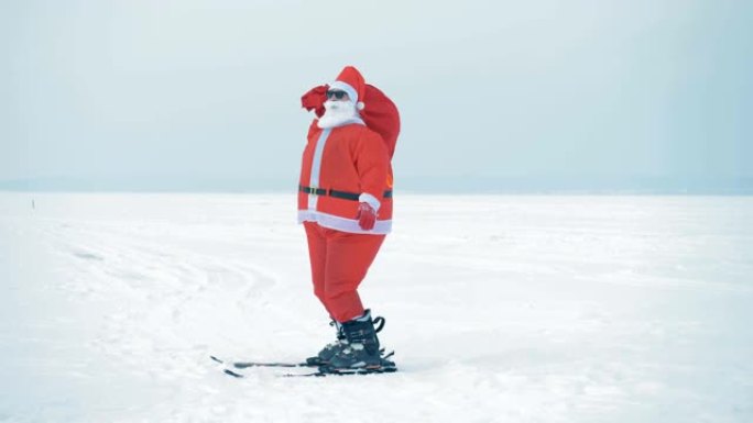 滑雪板上的圣诞老人正试图逆风行走