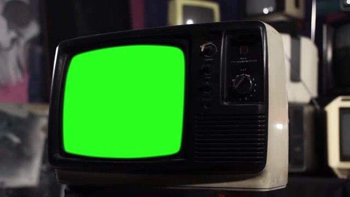 80年代旧电视，绿屏。放大。