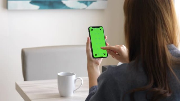 使用智能手机绿屏绿幕抠像边框模版手指滑动