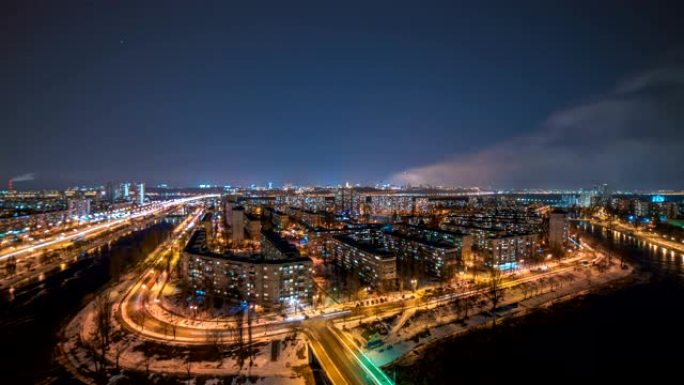 夜城上空的闪电。时间流逝