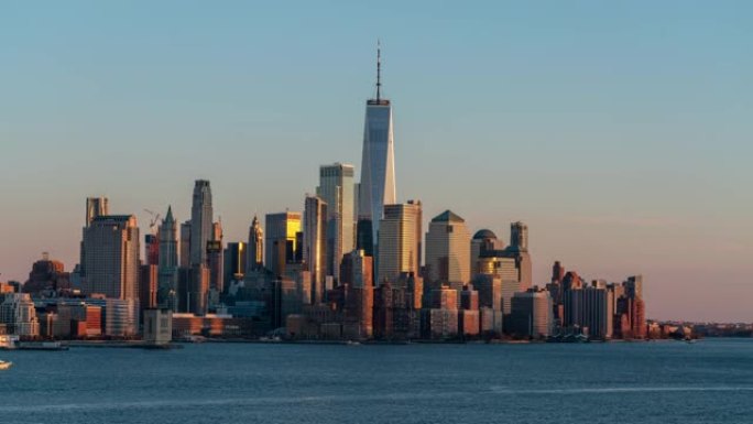 曼哈顿下城金融区cityscape river side的4k时间流逝与美国纽约的昼夜时间，建筑和地