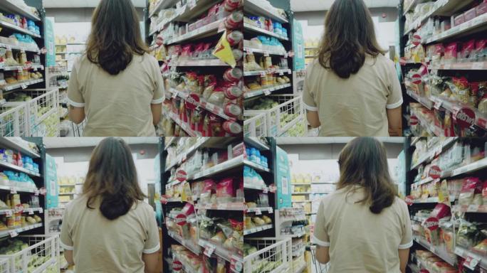 亚洲母子在超市购物