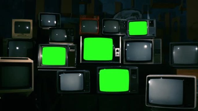 老式80年代绿屏电视。放大。蓝色钢调。