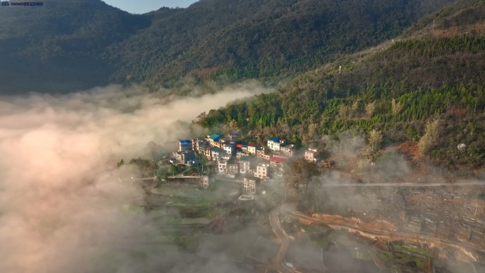 云海下的乡村