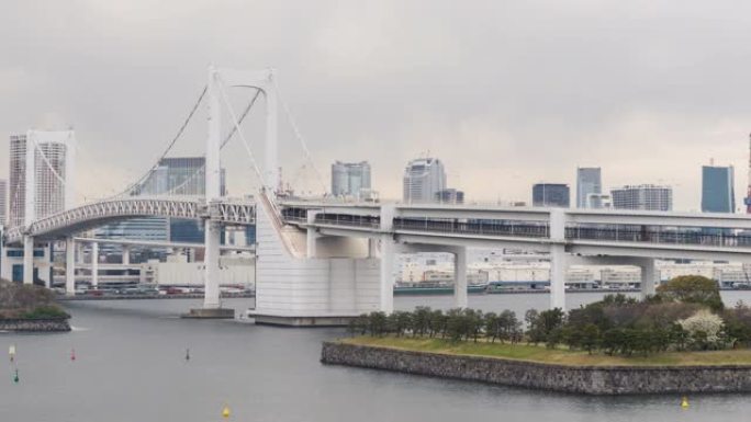 东京天际线与东京塔和彩虹桥，向右平移